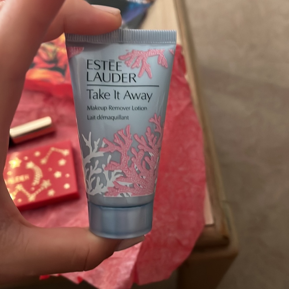 Estee Lauder Makeup Bundle! - Picture 5 of 9